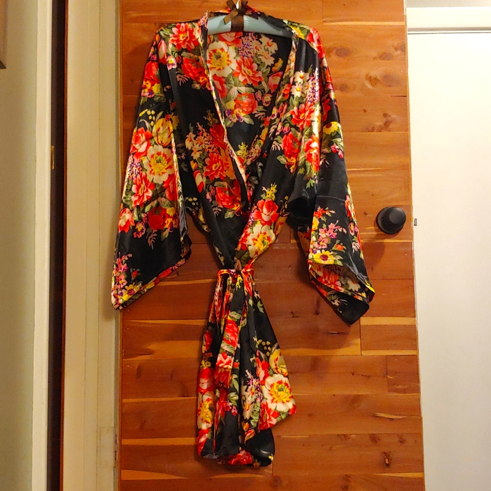 Kimono style robe